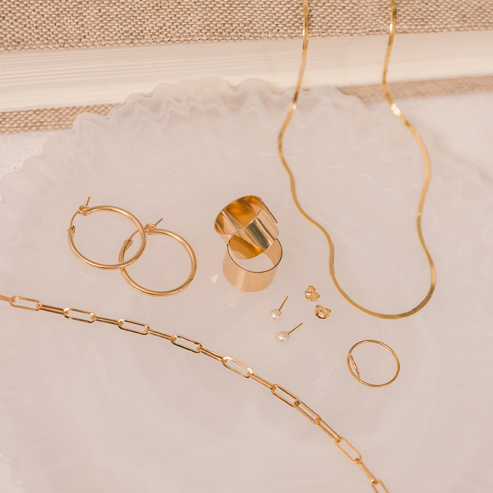 Embracing Simplicity: The Allure of Minimalist Jewelry – Made By Mary